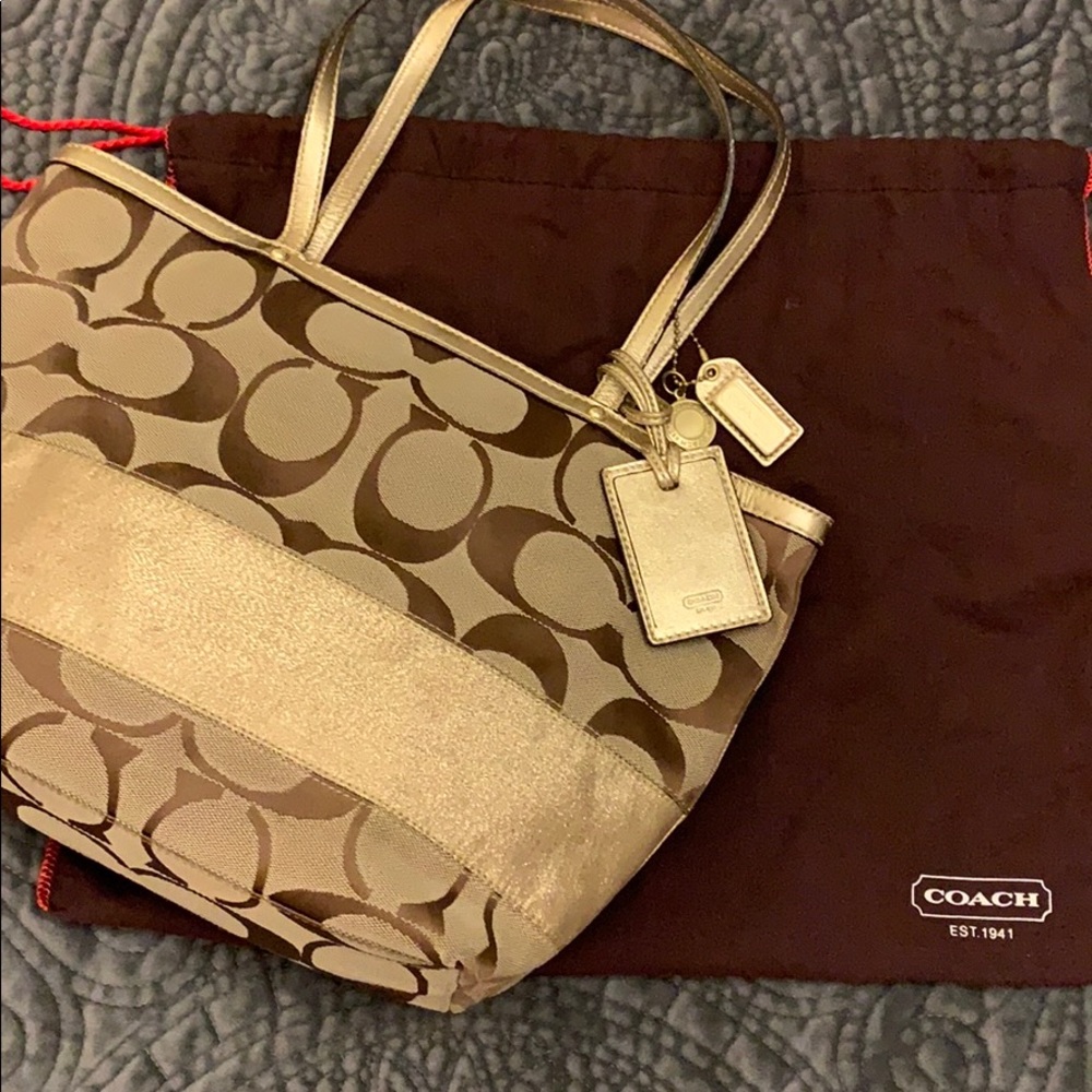 Coach Signature tote w/ gold stripe 😍💛